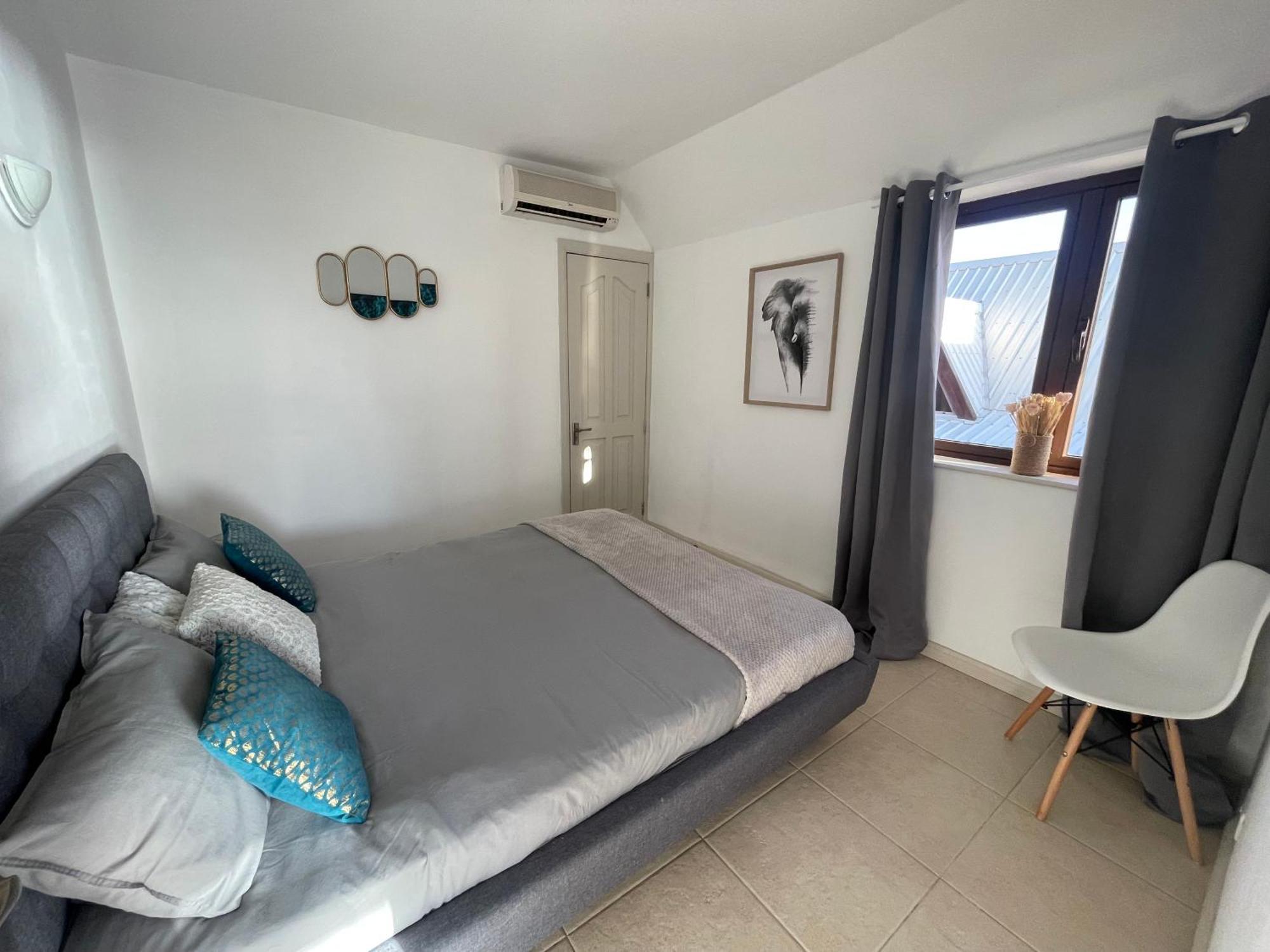 Sunset View Apartment Riviere Noire Exterior photo